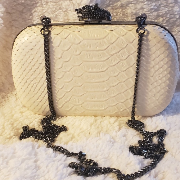 House of Harlow 1960 Handbags - House of Harlow 1960 Tilda Clutch with chain